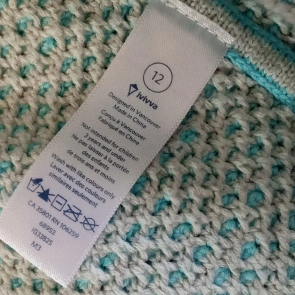 Ivivva Dream Embracer Wrap aqua and gray